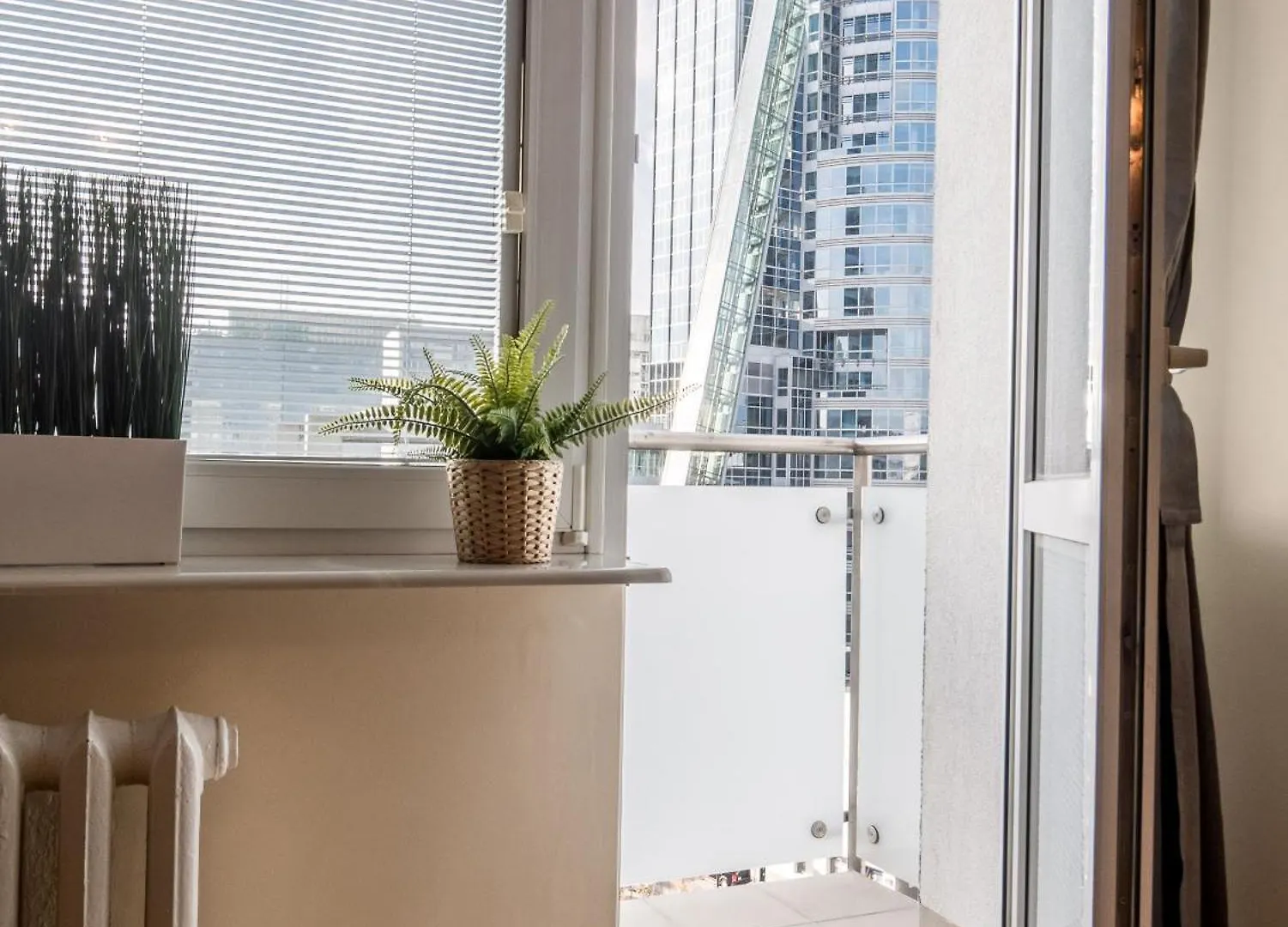 Ac Bath Smart Tv Center Apartment وارسو